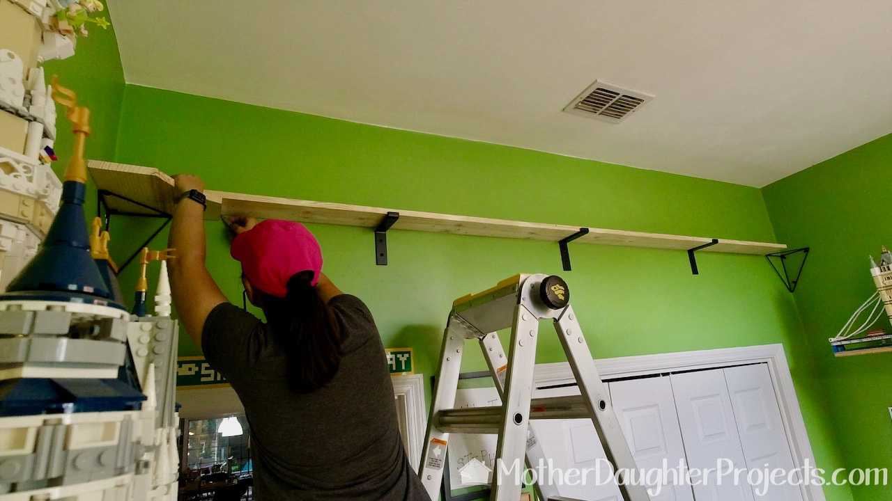 How to build a railroad model around a room below the ceiling