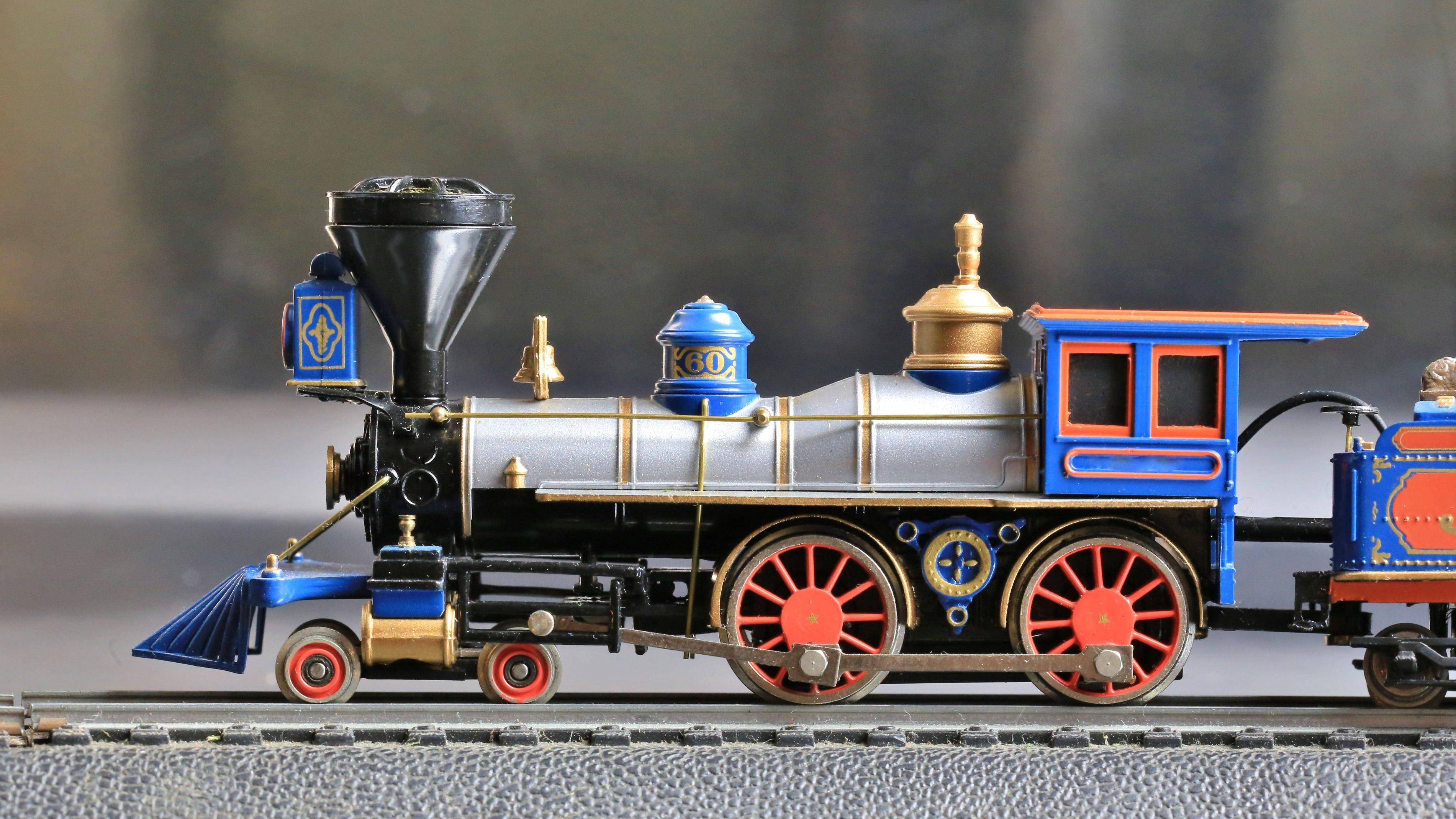 How to clean ho scale train track